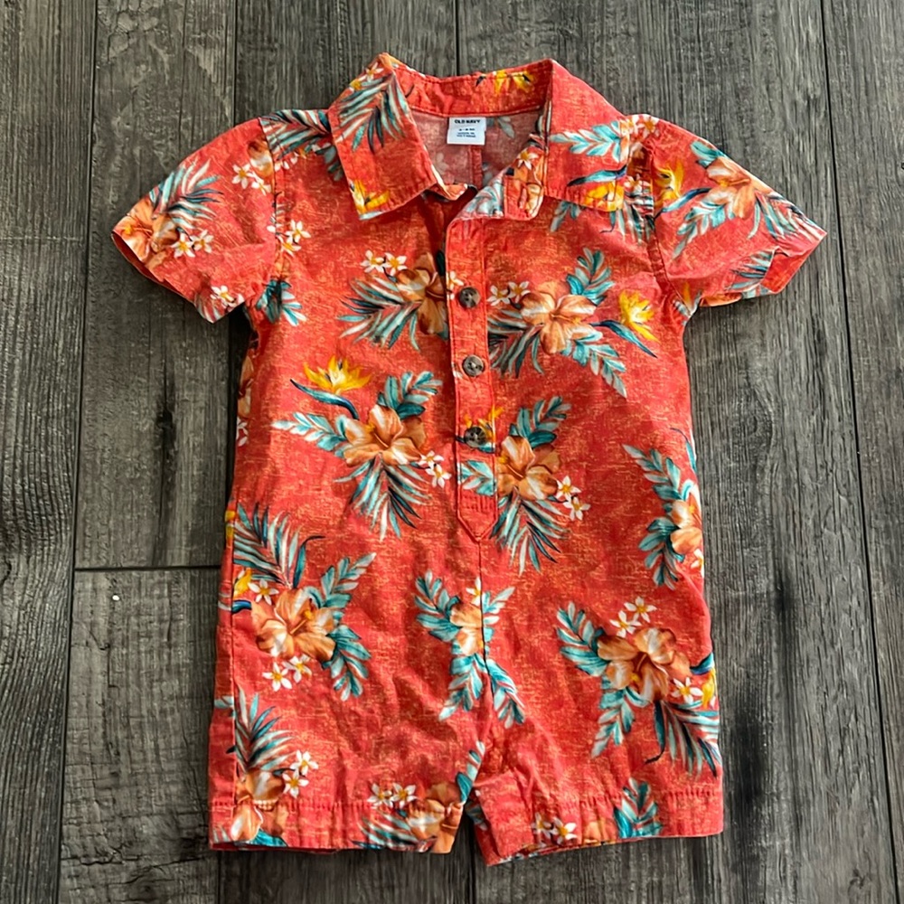 Old navy 3-6mo Hawaiian outfit